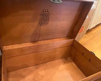 A view with the lid up