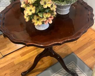  $190. Round pue- crust  table.  Table is 24 inch diameter by 25.25 inches high. Made by Councill  furniture company.   Available for online purchase per the instructions on the sale details page, pickup is during in-person shopping hours.