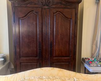 close-up view of the bonnet