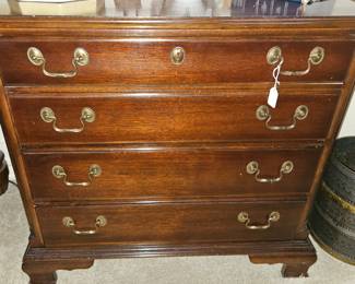 Dresser