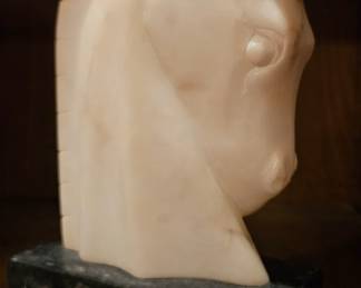 Pair of horse bookends made of vintage Italian Alabaster and black marble