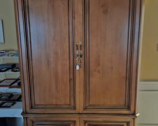 Entertainment center