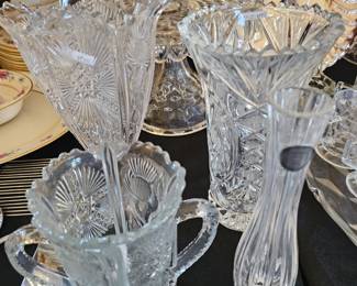 Many different crystal pieces