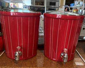 Add these red beverage containers to your Texas Tech tailgate!
