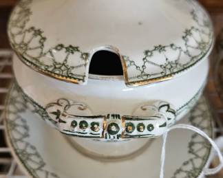 Regalea with under plates