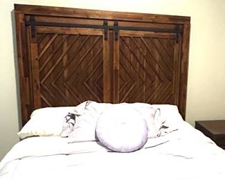Queen Platform bed with drawers and linens and thick mattresss
