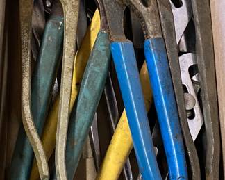 Pliers