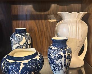 Ken Tracy Pottery (blue and white)