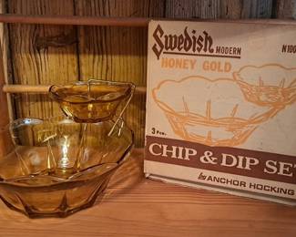 Vintage Anchor Hocking amber chip and dip bowl set with box