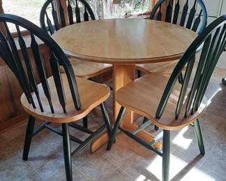 Table and chairs set