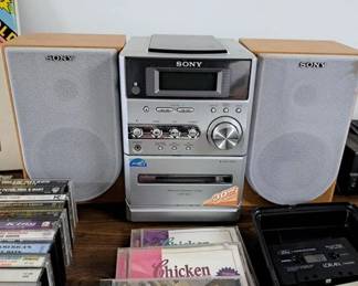 Small Sony stereo and speakers