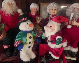 Santa, Mrs. Claus and Frosty