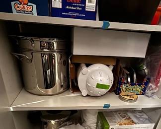 Various kitchen items