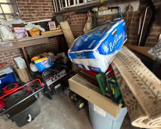 oooh I spy with my little eye, paper towels.. tbd. 