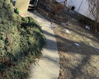 Go around back and side entrance for Wobbly folks, shorter stairs but no hand rails... 