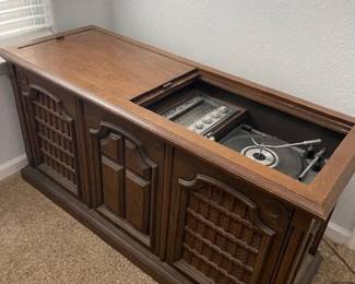 Stereo console- great sound!