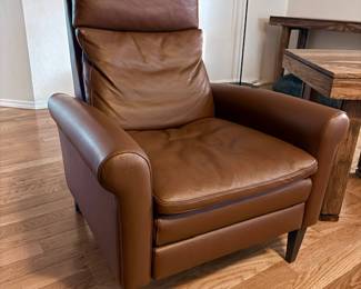 Leather Recliner / push back