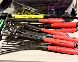 Nice yard tools / Garden