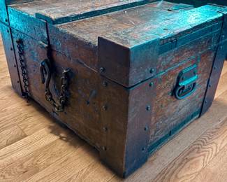 Awesome Trunk  27” x 21”
