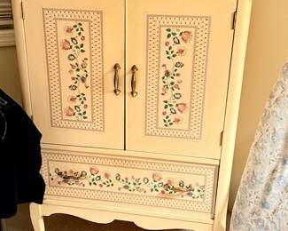 Wardrobe Chest