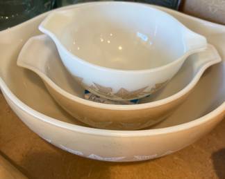 Pyrex Set