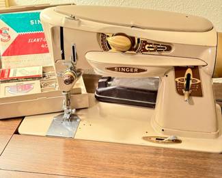 Singer Retro Rocketeer Slant-O-Matic 500A Sewing Machine in Cabinet