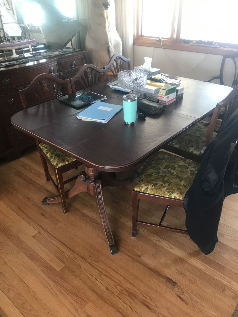 Duncan Phfye dining room set with 6 chairs and 3 leafs!