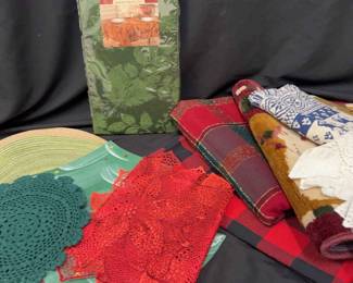 Christmas Decor For Tables