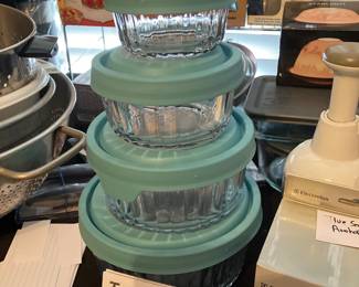 True seal anchor  covered glass bowls with lids 