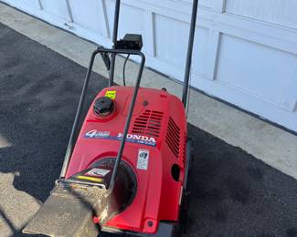 Honda snow blower 