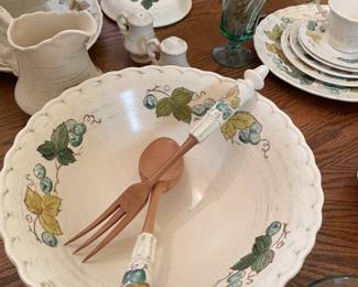 Vineyard salad bowl w/fork & spoon
