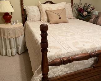 Antique full size bed