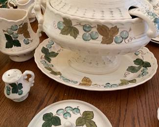 "Vineyard" by Vernonware Metlox