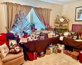 CHRISTMAS AND TOY ROOM