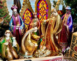LOVELY NATIVITY SET WITH STAINED GLASS BACKDROP.
