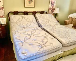 KING BED I8 SLEEP NUMBER ADJUSTABLE AIR TWIN MATTRESSES.  HEAD AND FEET RAISE.  WE HAVE SHEETS AS WELL.