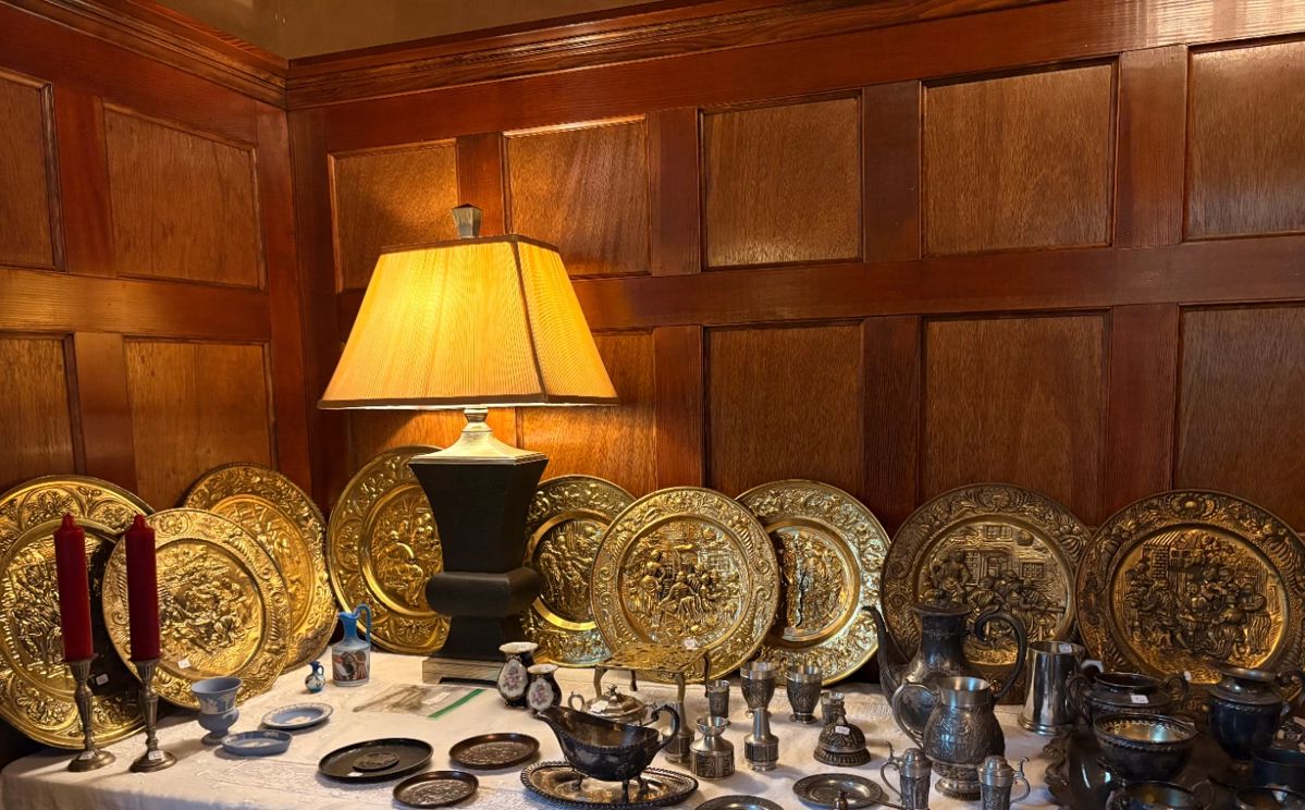 English Brass Plates, Pewter, Bronze Decor