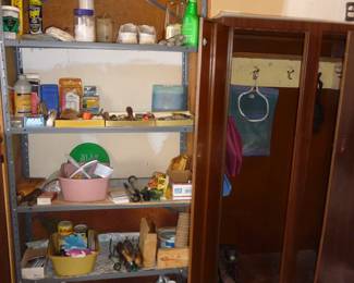 shelves full / wardrobe / or gun cabinet ? 