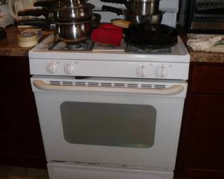 Stove  / kitchen items 