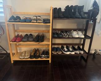 Large collection of women's clothing, shoes & accessories (J Jill, Chicos, Lands End & More Size M-XL, Shoes size 9-1/2)
