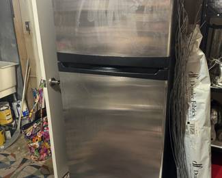 Maytag Model MTB1954MES00 Refrigerator & Freezer