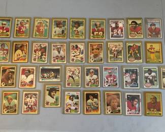 Large Collection of Vintage & New Football, Baseball & Basketball Cards (Vintage Washington Football Team Pictured)