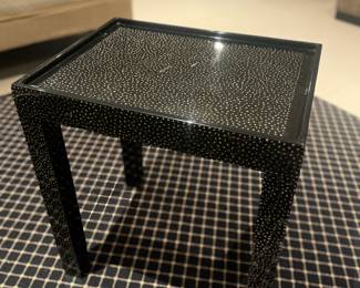 Black Speckled Glossy Exterior End Table (20-1/2"W x 16"D x 22-1/2"H)