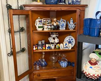 Blue & White inside sweet Corner Cabinet