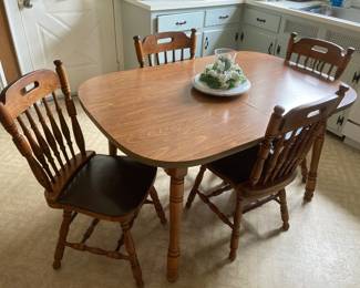 Kitchen table with 6 chairs (only 4 chairs shown)