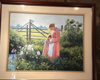 Great selection of decor including framed artwork, wall displays, lamps and mirrors. 