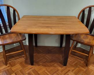 Drop leaf wood table with 4 chairs
