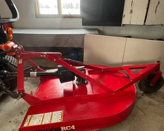 Woods RC4 Rotary Mower
At our clients request this item will not be 50% on Sunday if it does not sell on Saturday!