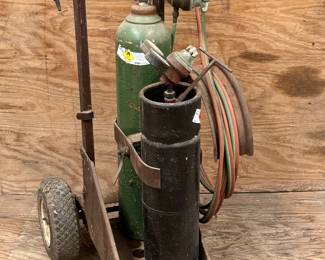Please ask Blue Moon team member for access to the barn where this item is located!