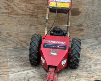 Please ask Blue Moon team member for access to the barn where this item is located!